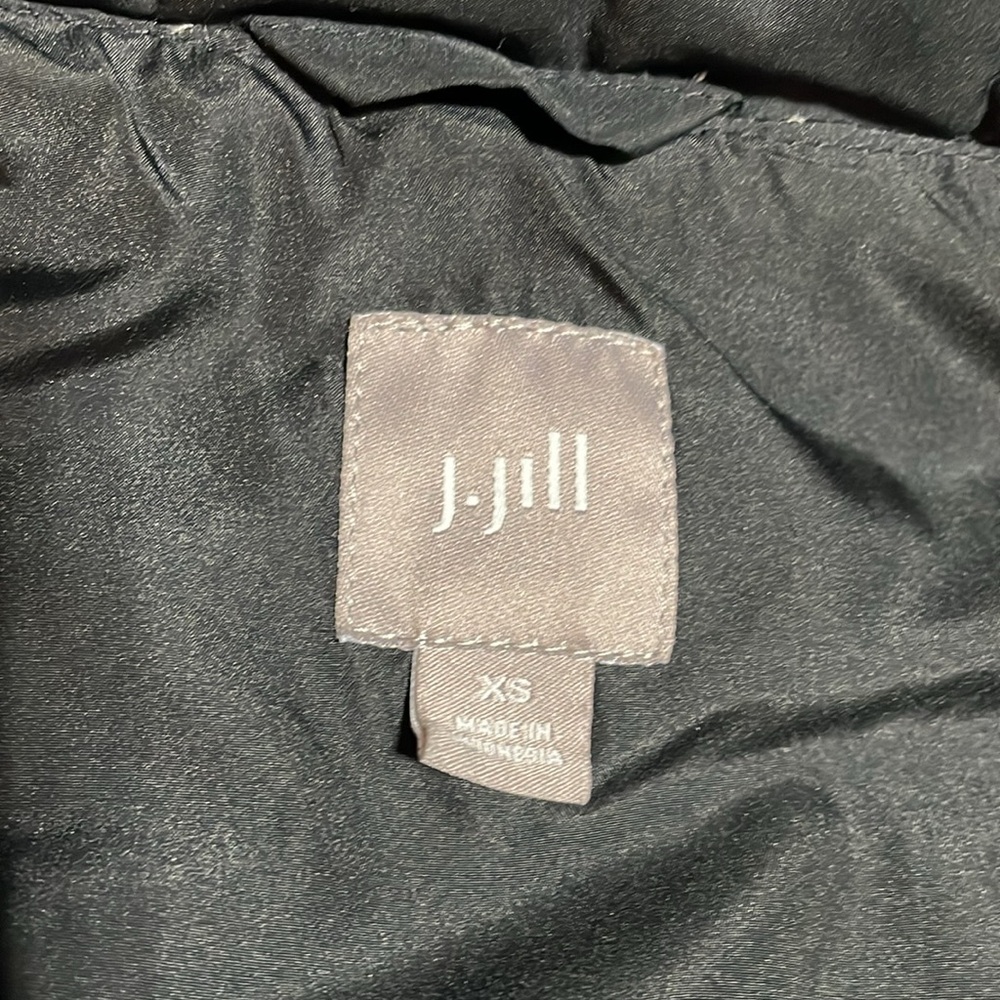 J.Jill Black Contoured Puffer vest -XS #0019 - Picture 6 of 10